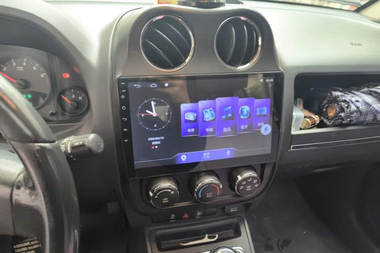 Used Jeep Compass 2010 2.4L four-wheel drive sport version
