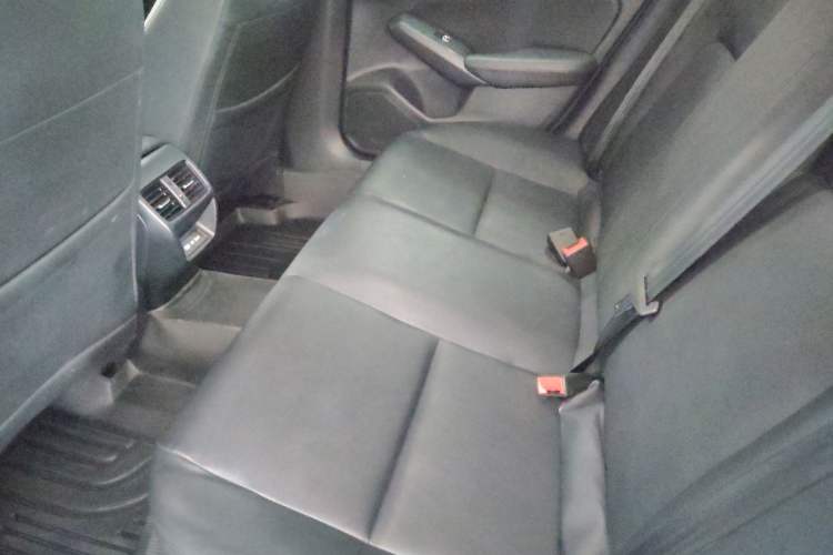 Used Honda Civic 2022 240TURBO CVT Dynamic Edition Left Rear Seat