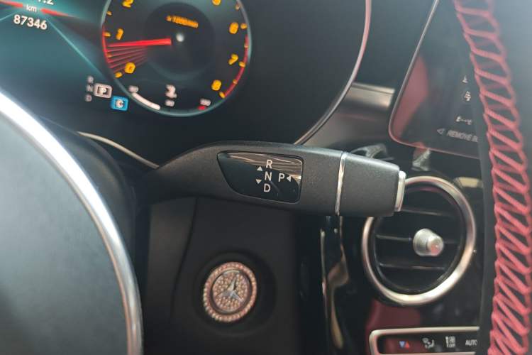 Used Mercedes-Benz GLC Coupe 2022 Refreshed GLC 260 4MATIC Coupe SUV Gear Lever