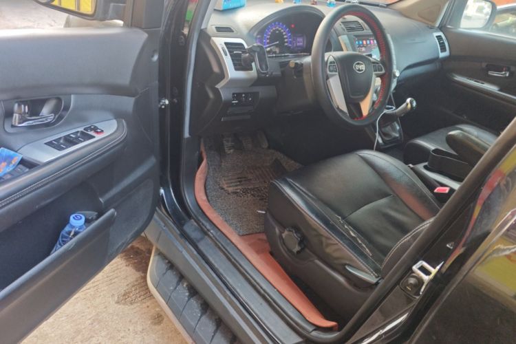 Used BYD S6 2014 2.0L Manual Luxury 5-Seater