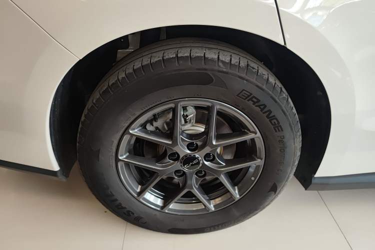 Used BYD Seal 06 New Energy 2024 DM-i 80KM Luxury Model Exterior 5