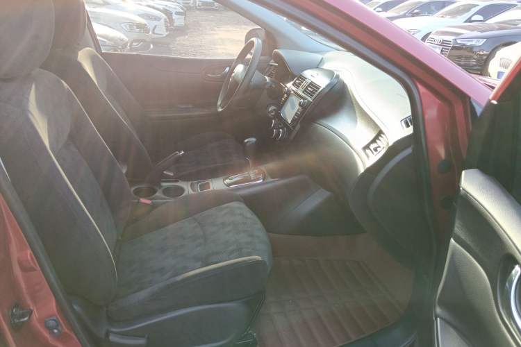 Used Nissan Tiida 2014 1.6L CVT Comfort Model Right Front Seat