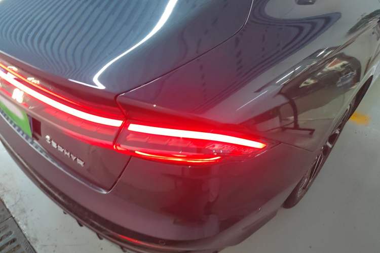 Used Lincoln Z 2022 iKoo Centennial Limited Edition Right Rear Taillight