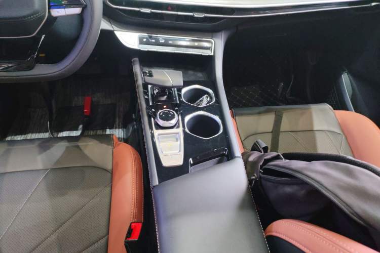 Used CHANGAN Eado 2024 PLUS Blue Whale NE 1.4T GDI DCT High-Energy Edition