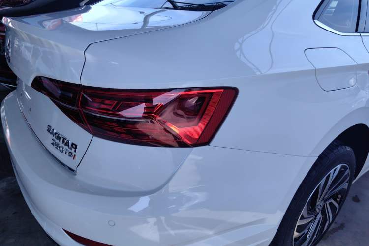 Used Volkswagen Sagitar 2019 280TSI DSG Luxury Version China VI Standard Right Rear Taillight