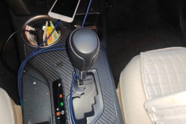 Used Toyota RAV4 2015 2.0L CVT Two-Wheel Drive Fashion Edition