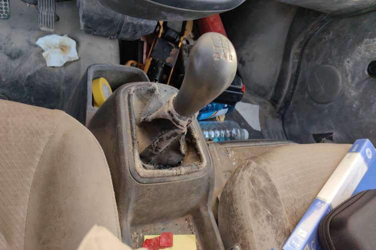 Used Wuling Rongguang 2019 1.2L S Van Standard Model with 5 Seats Gear Lever