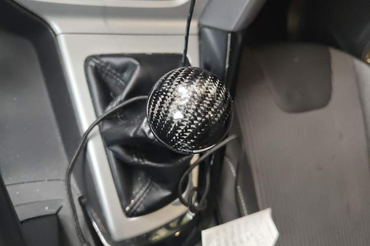 Used Ford Focus 2012 Hatchback 2.0L Manual Luxury Sport Model Gear Lever