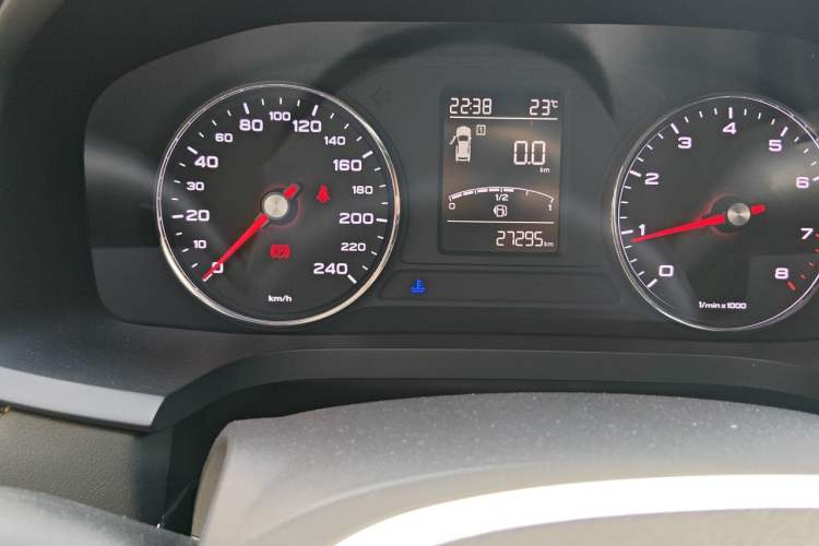 Used Roewe i6 2019 PLUS 1.6L Manual 4G Connected Deluxe Top-Tier Version
