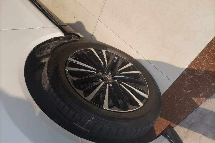 Used Toyota Venza 2023 2.0L CVT Two-Wheel Drive Prestige Version
