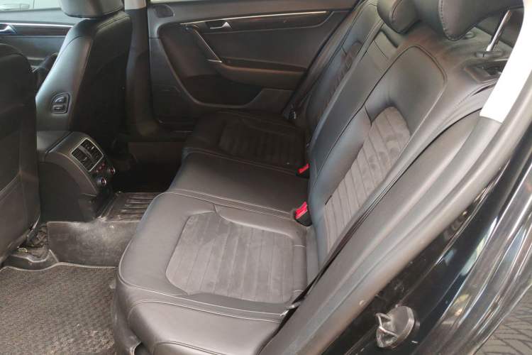 Used Volkswagen Magotan 2013 2.0 TSI Prestige Model Left Rear Seat