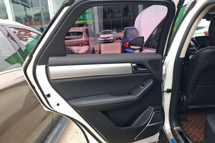 Used BYD Tang 2018 2.0T Automatic SmartConnect Luxury 7-Seater China V Emission Standard