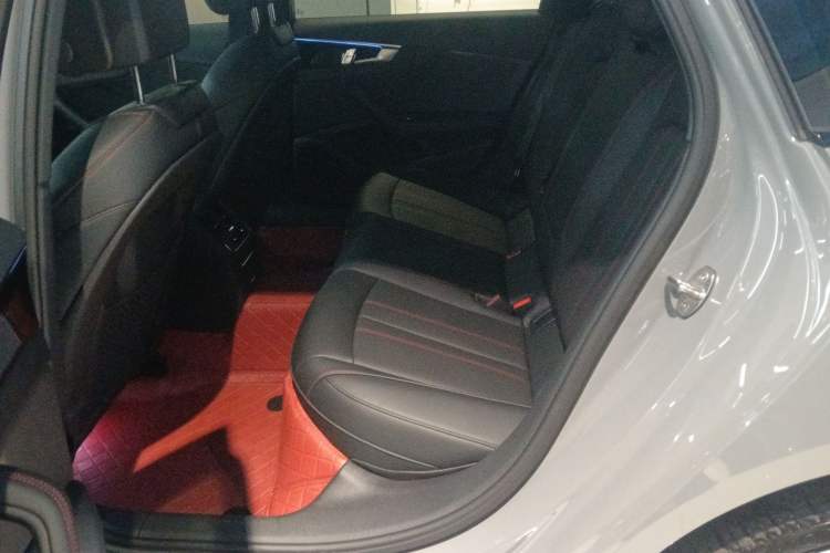 Used Audi A4L 2025 2 Million Units Enjoyment Version 40 TFSI Luxury Dynamic Edition
