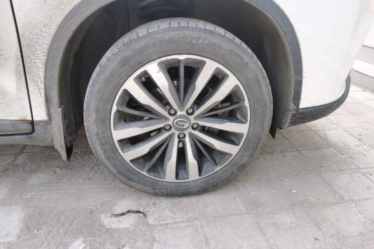 Used GAC Trumpchi GS4 2017 235T Manual Two-Wheel Drive Luxury Edition Right Front Wheel Hub