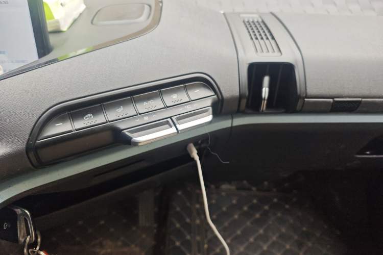 Used Baojun E300 2020 Plus Interstellar Smart Edition
