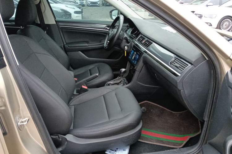 Used Volkswagen C-TREK 2018 1.5L Automatic Comfort Model Right Front Seat