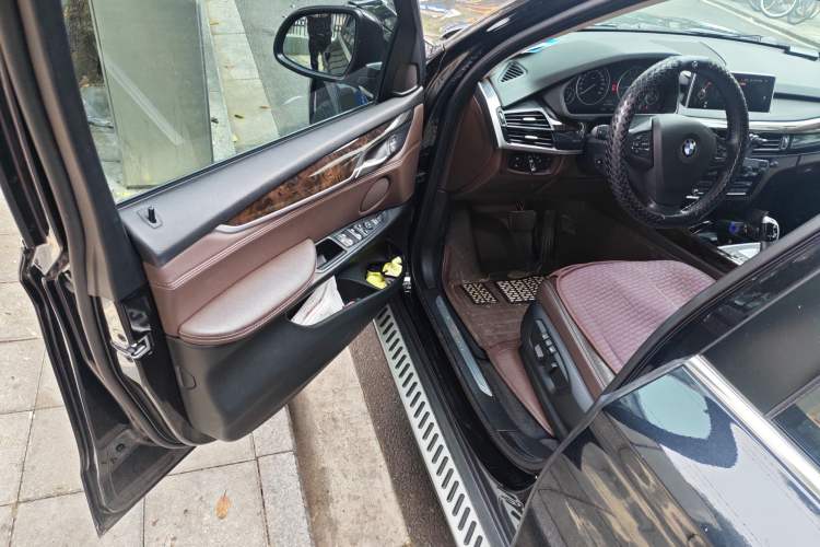 Used BMW X5 2015 xDrive28i
