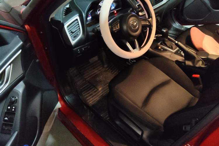 Used Mazda 3 Axela 2019 Cloud-Control Edition Hatchback 1.5L Automatic Comfort Model China VI Standard