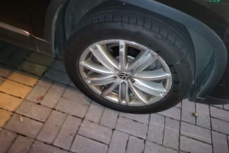 Used Volkswagen Tiguan 2013 2.0 TSI Automatic All-Wheel-Drive Flagship Edition