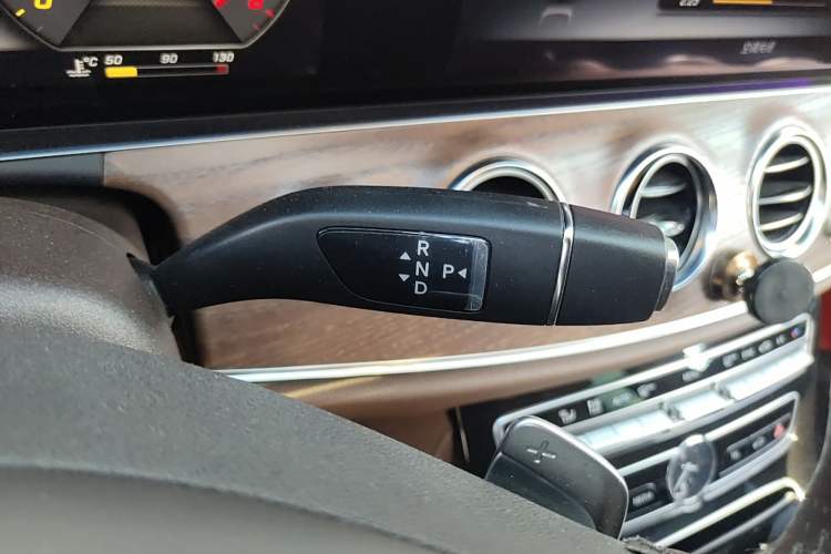 Used Mercedes-Benz E-Class 2016 E 200 L Gear Lever