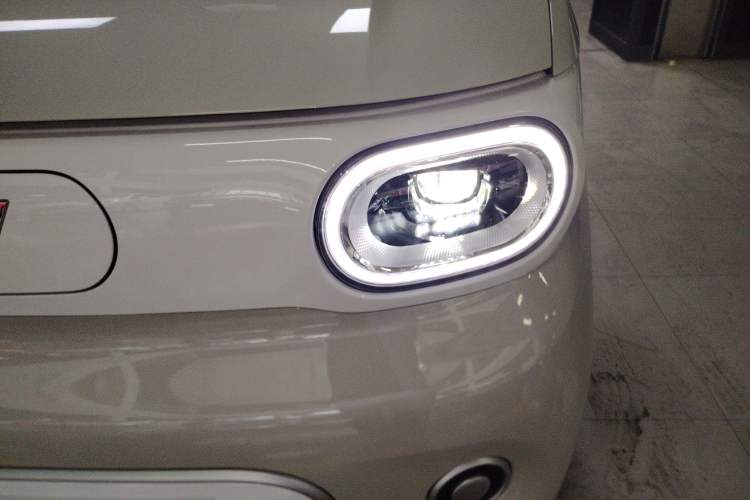 Used Wuling Hongguang MINIEV 2024 3rd Generation 215km Youth Edition Left Front Headlight
