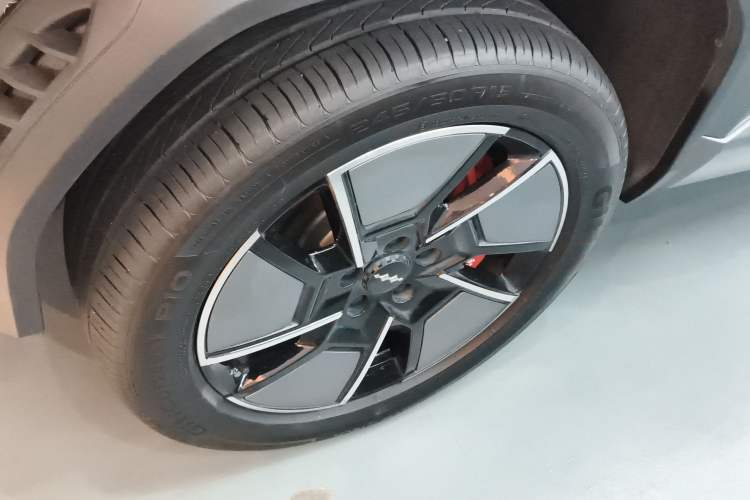 Used Formula Leopard Titanium 3 2025 501KM All-Wheel Drive Intelligent Driving Ultra Version
