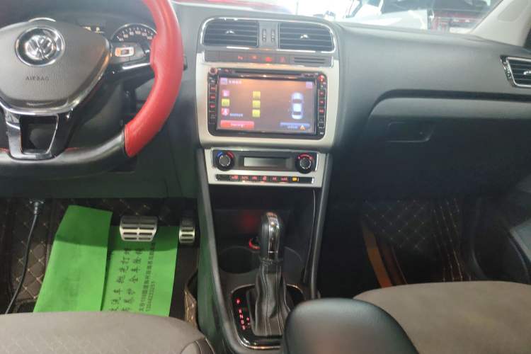 Used Volkswagen Polo 2014 1.6L Cross Polo Automatic
