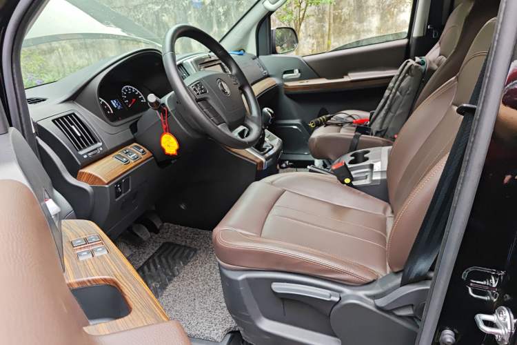 Used FORTHING Lingzhi PLUS 2021 2.0L Manual Luxury 9-Seater Left Front Seat