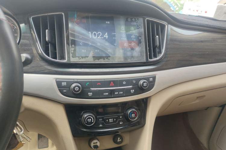 Used Baojun 730 2016 1.5T Manual Luxury Edition 7 Seats
