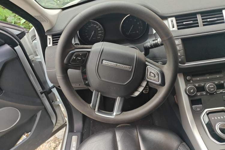 Used Land Rover Range Evoque 2013 2.0T 5-Door Ignite Edition Steering Wheel