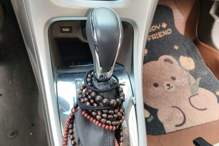 Used Buick GT 2013 GT 1.6L Automatic Fashion Edition Gear Lever