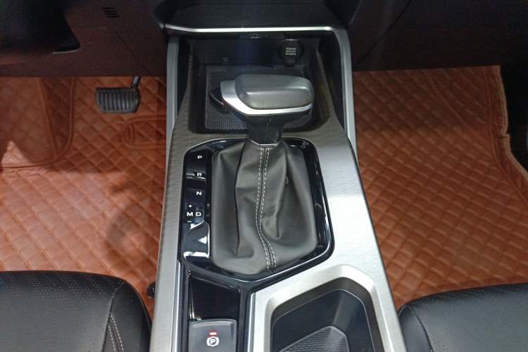 Used Geely Auto Emgrand 2022 4th Generation 1.5L CVT Luxury Model Gear Lever