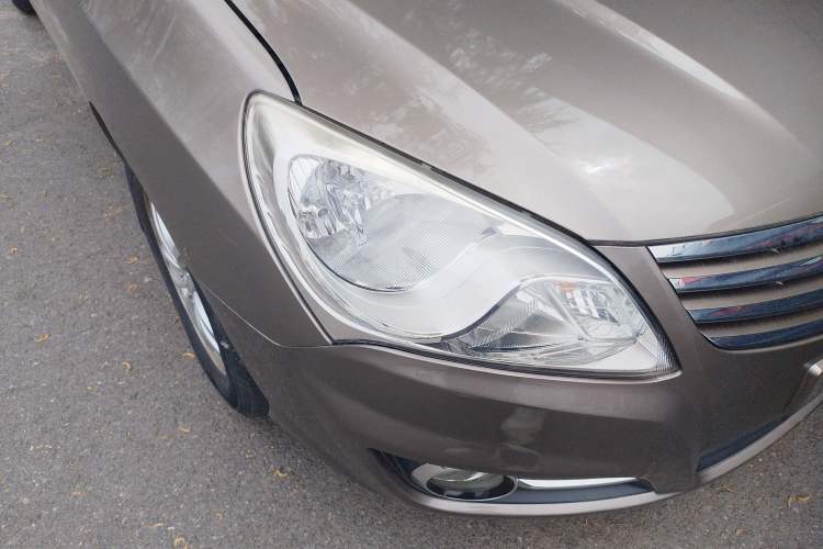 Used Hyundai Celesta 2011 1.6L Manual Luxury Model Right Front Headlight