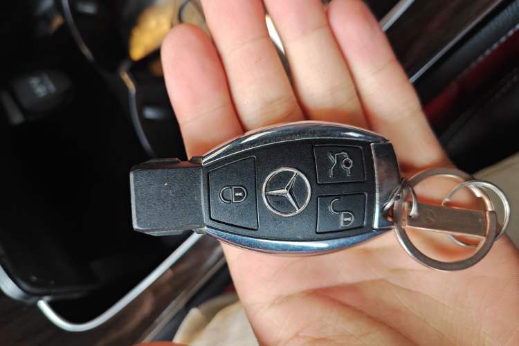 Used Mercedes-Benz GLC 2018 Facelift GLC 260 4MATIC Luxury Edition
