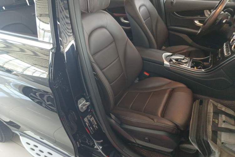 Used Mercedes-Benz GLC 2019 Facelift GLC 260 L 4MATIC Luxury Model
