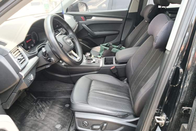 Used Audi Q5L 2022 40T Fashionable and Elegant Model Left Front Seat