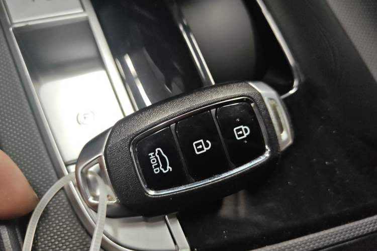 Used Hyundai Elantra 2022 1.5L CVT LUX Black Knight Limited Edition
