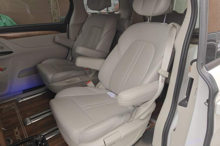 Used Buick GL8 2018 ES 28T Comfort Model China VI Standard
