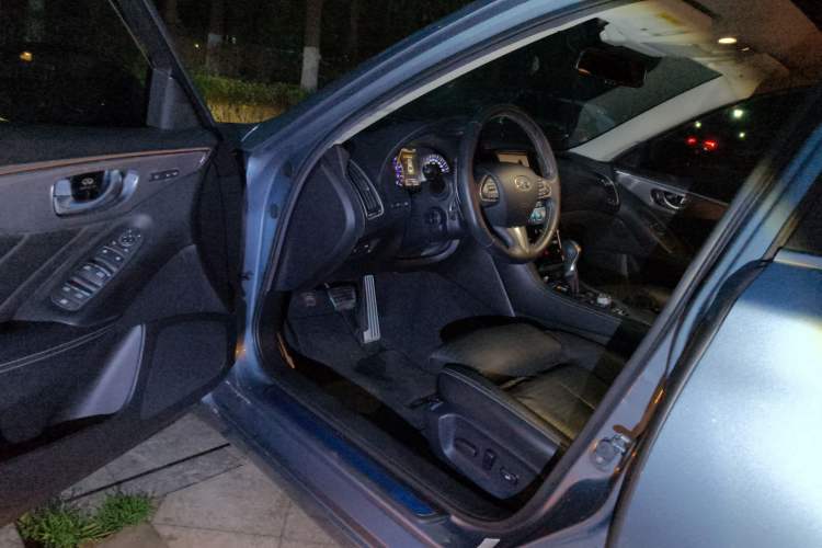 Used Infiniti Q50 2014 3.7L Luxury Sport Edition Driver Seat