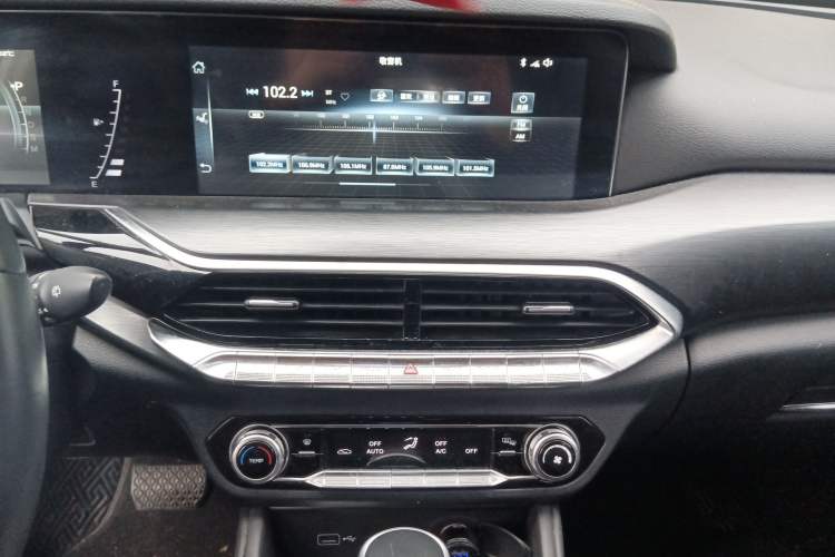 Used Bestune T77 2019 Facelift 230 TID Automatic Luxury Version China V Emission Standard
