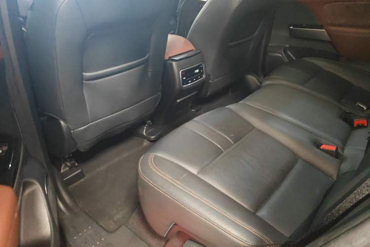 Used GAC Trumpchi GS8 2017 320T Two-Wheel Drive Luxury Smart Connectivity Version (7 Seats)