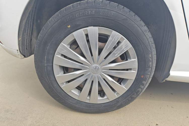 Used Volkswagen Polo 2016 1.4L Manual Fashion Model Exterior 5