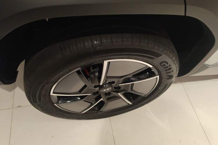 Used Formula Leopard Titanium 3 2025 501KM All-Wheel Drive Intelligent Driving Ultra Version
