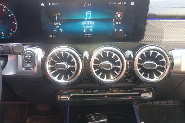 Used Mercedes-Benz GLB 2022 Second Facelift GLB 200 Dynamic Edition