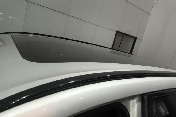 Used Dongfeng eπ eπ008 2024 210Max Range-Extended Version 6 Seats Roof