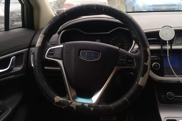 Used Geely Auto Emgrand GS 2016 Sport Edition 1.8L Automatic LingShang Model Steering Wheel