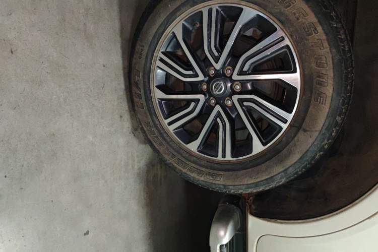 Used Nissan Terra 2018 2.5L Automatic 2WD Luxury Edition
