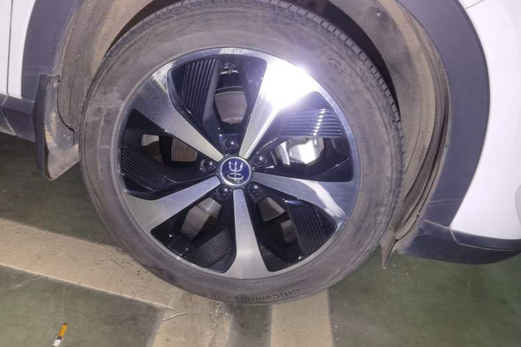 Used BYD Song PLUS New Energy 2021 DM-i 51KM Prestige Model Right Front Wheel Hub