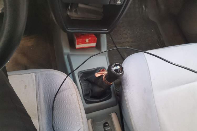 Used Volkswagen Jetta 2005 CIF Partner Gear Lever