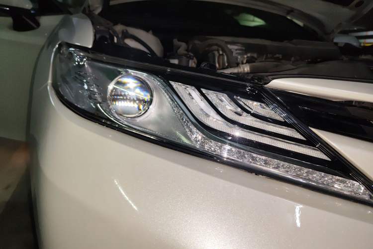 Used Toyota Camry 2018 2.0G Luxury Edition Right Front Headlight